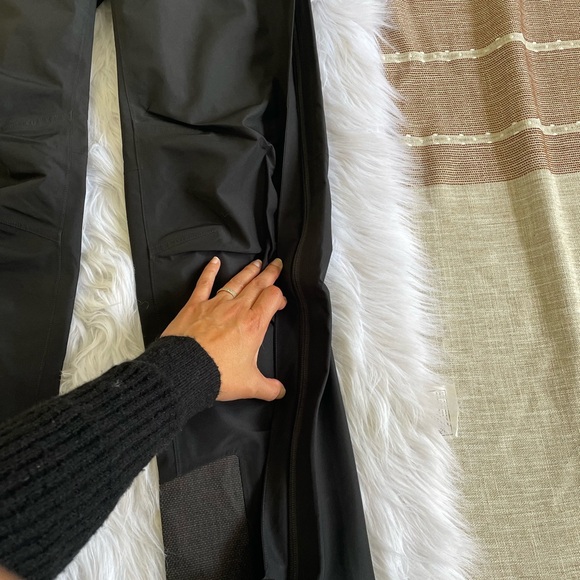 The North Face Futurelight waterproof Rain pants shell - Picture 3 of 5